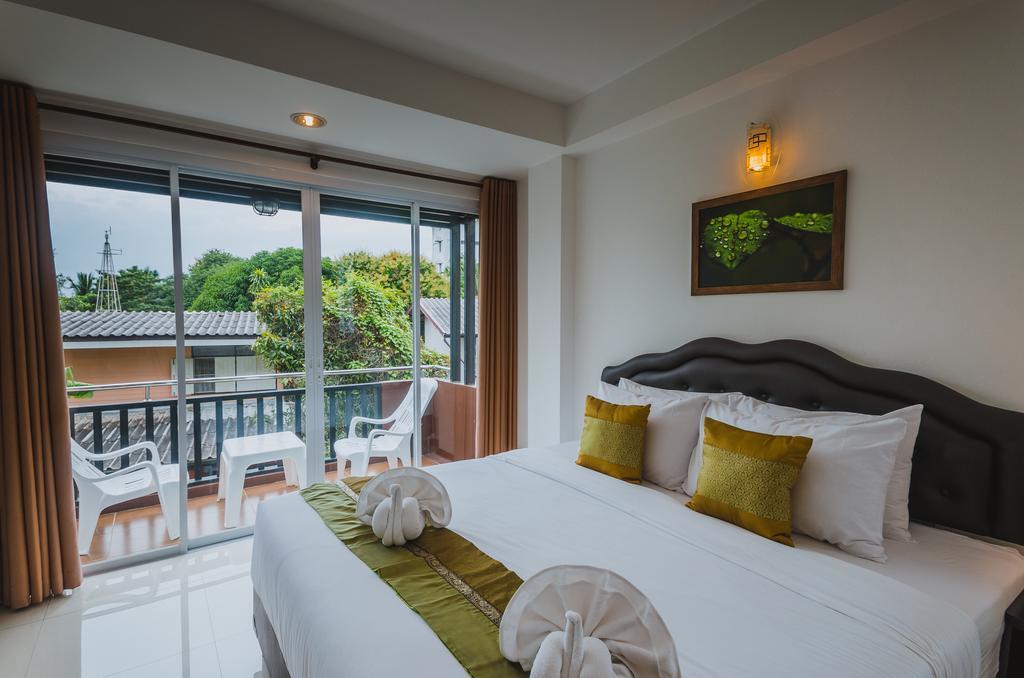 Th Beach Hotel Hua Hin Bagian luar foto